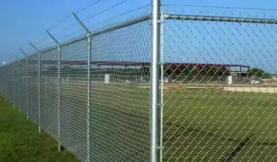 Mesh fences galvanized for highway border fencing